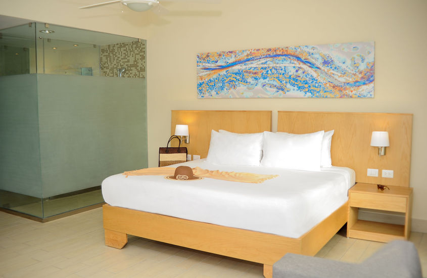 Tropical suite standard room with modern amenities