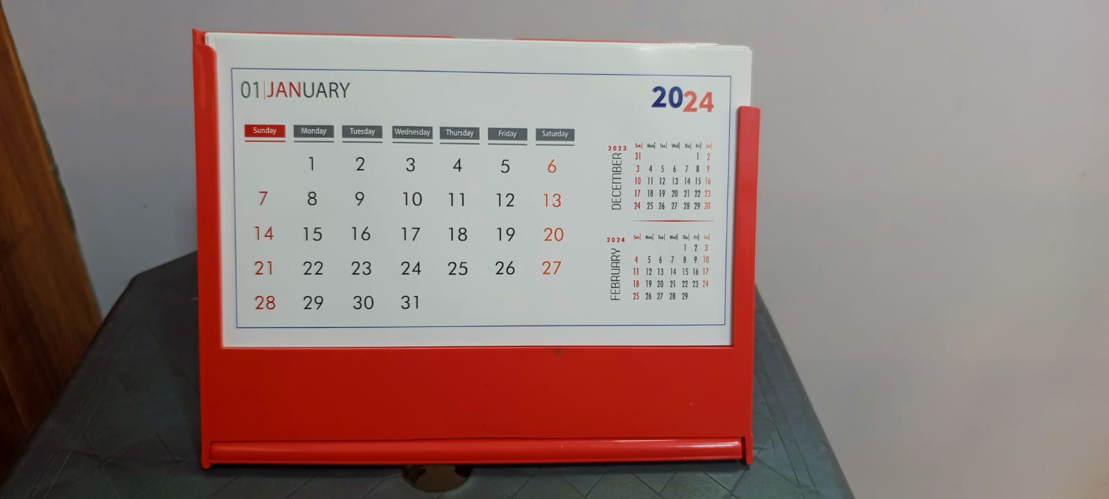 Plastic Table Calendar with plenty of Branding Space for LOGO