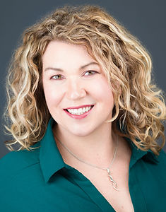 Carrie Elks Headshot bios-square.jpg
