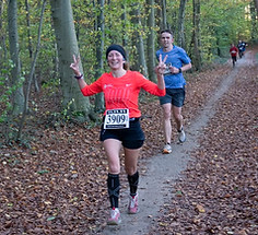 LOPERS VROUW BOS BLIJ.jpg