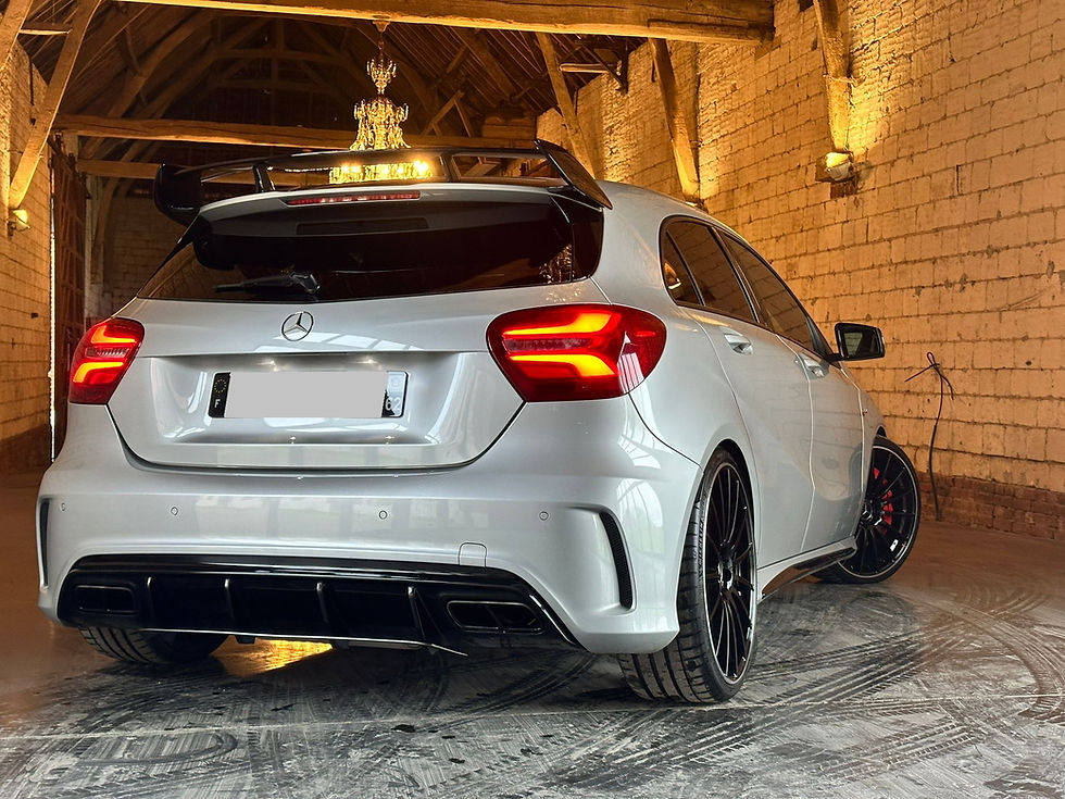 Miniature : MERCEDES A45 AMG - PACK AÉRO
