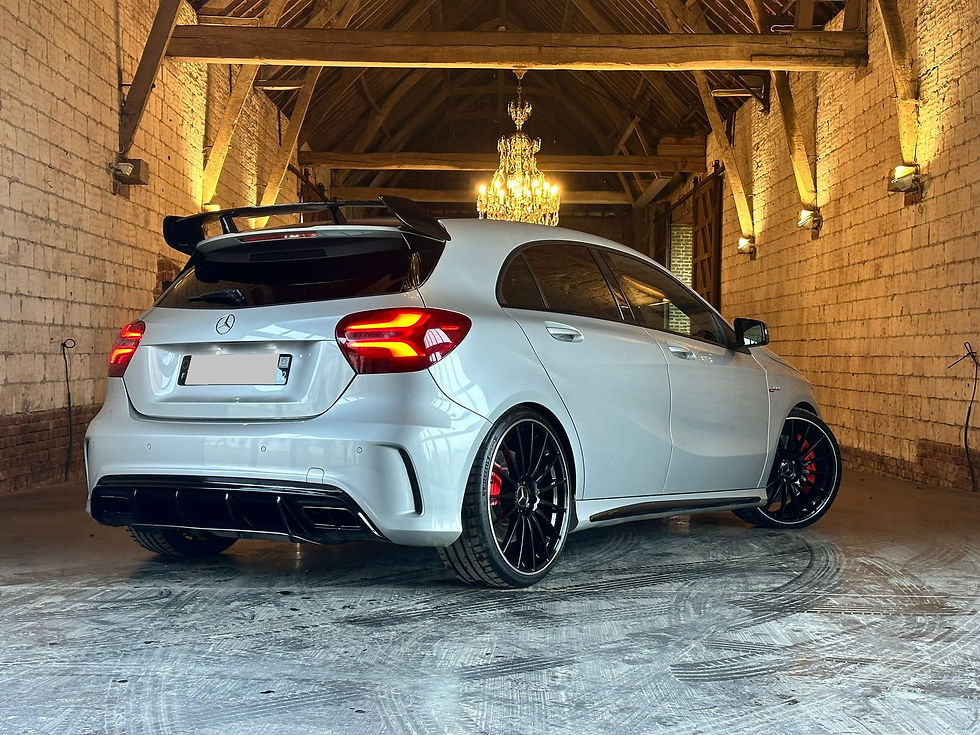 Miniature : MERCEDES A45 AMG - PACK AÉRO