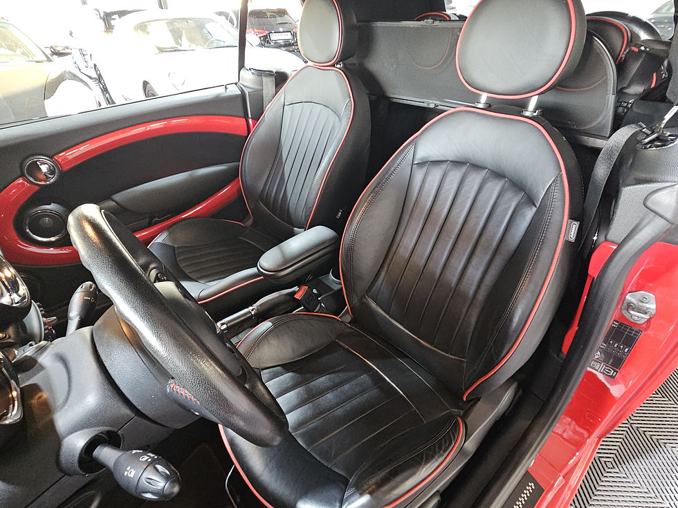 Miniature : Mini II (R56) John Cooper Works Cabriolet 211ch