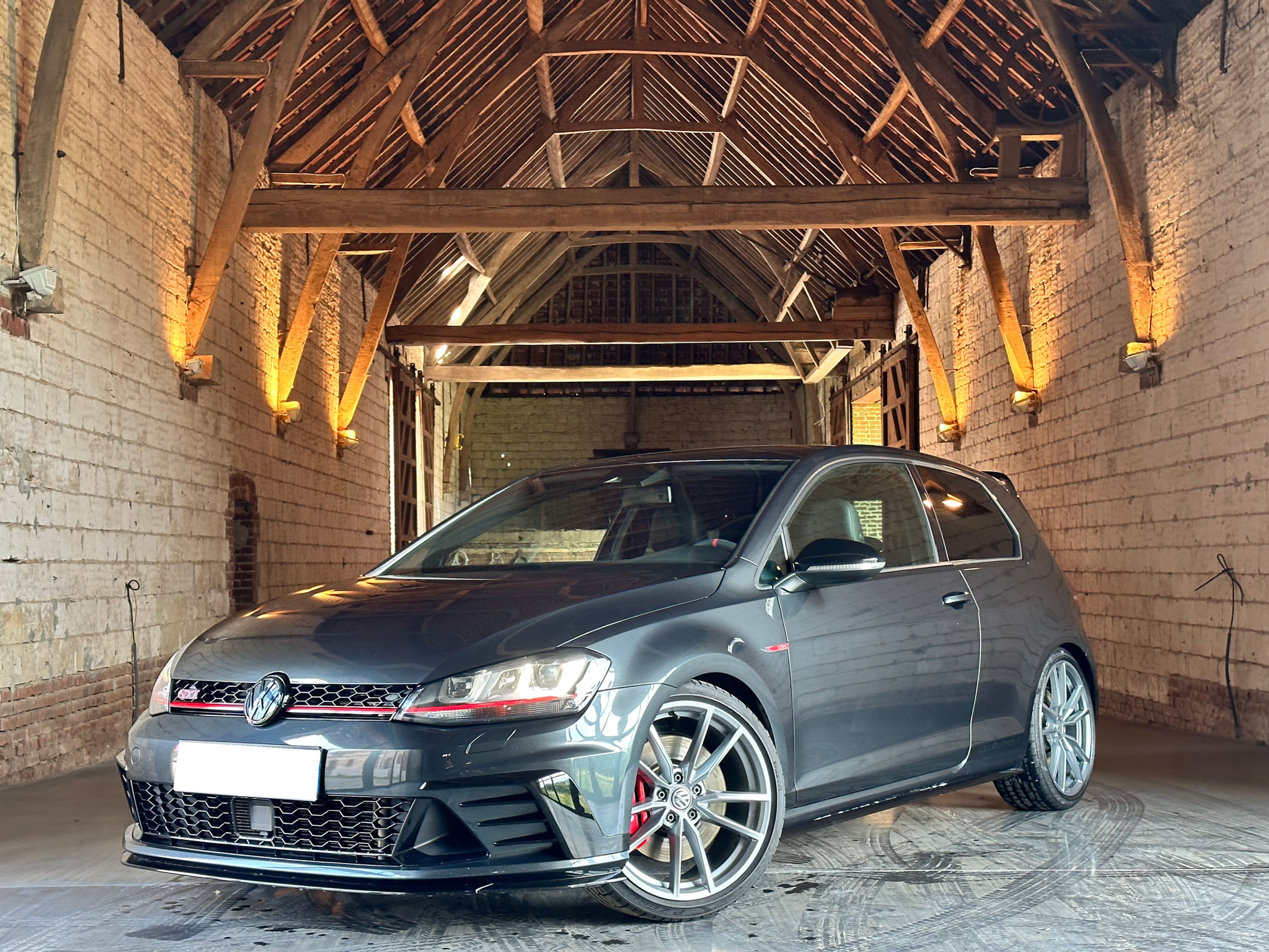 VOLKSWAGEN GOLF GTI CLUBSPORT