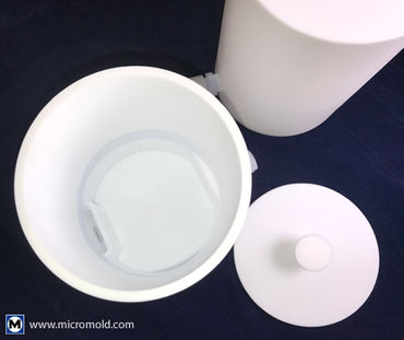 PTFE 1-gallon Vessel with Cover and Integrated Inlet Baffle
