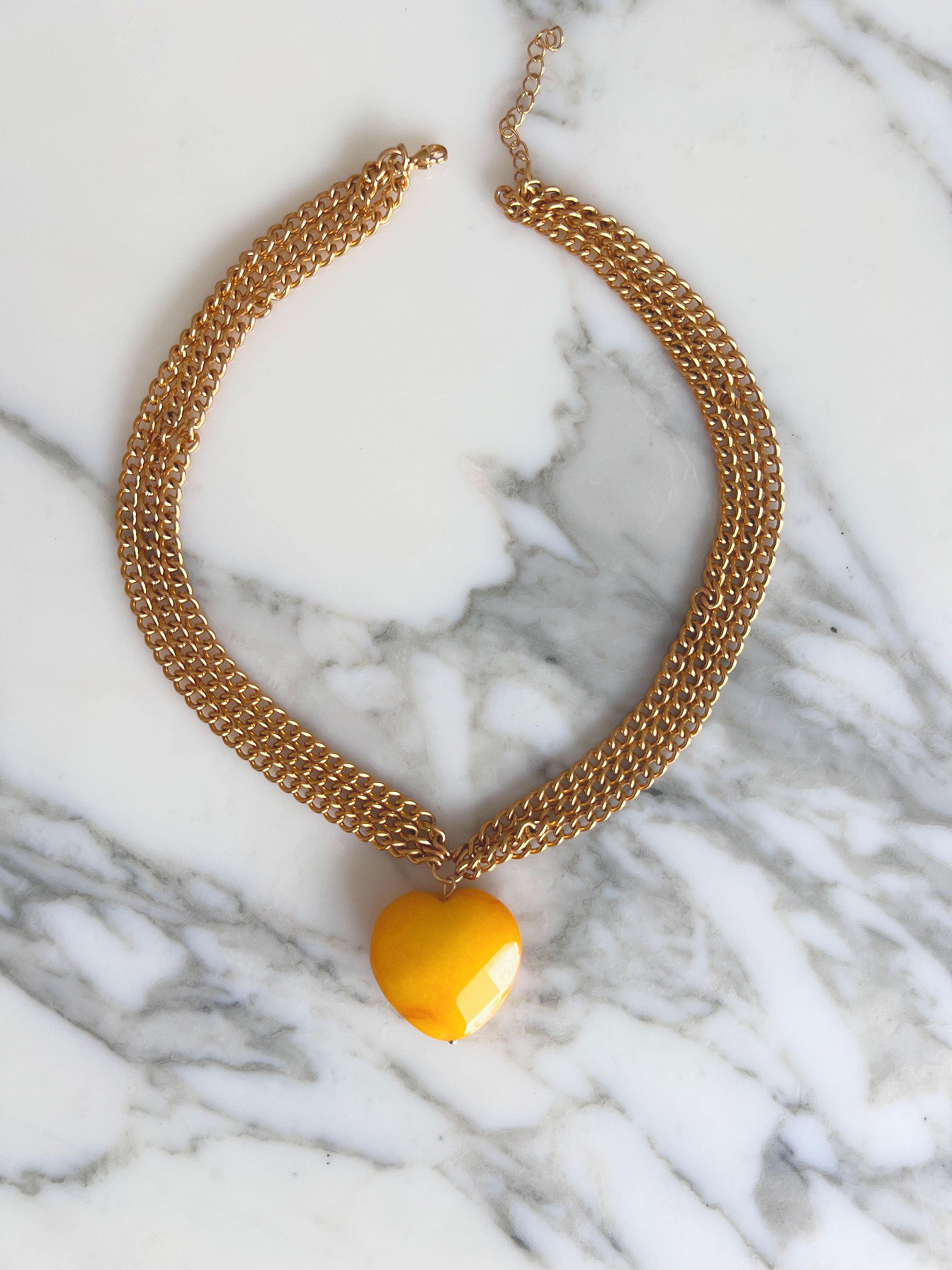 Ketting met geel hart