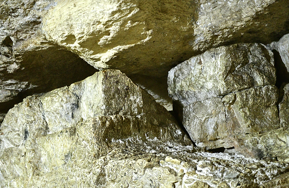 4.9.2 Holy Rock in cave 1044 [6x4].png
