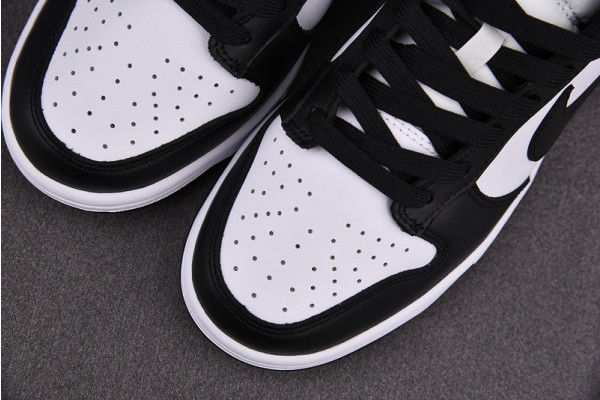 Μικρογραφία: NIKE DUNK SB LOW PANDA