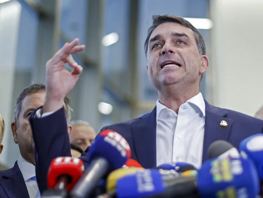 Flávio afirma que Pix é do Bolsonaro apesar de ex-presidente ter dito desconhecer a medida em 2020