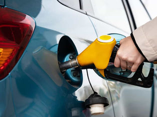 Gasolina fica 5,6% mais barata para distribuidoras e deve impactar inflação