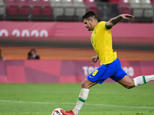 Bruno Guimarães faz campanha pela manutenção de Paquetá no meio-campo