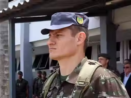 Tenente-coronel condenado pela trama golpista se entrega à PF em Goiás