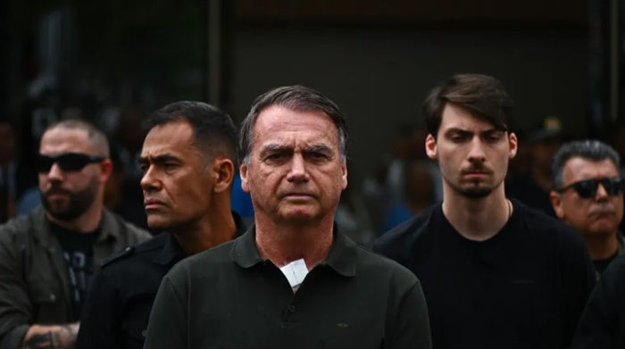 Bolsonaro só poderá pedir regime semiaberto em 2033, diz Justiça