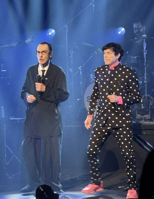 Hip, shake, move - the brothers Mael.