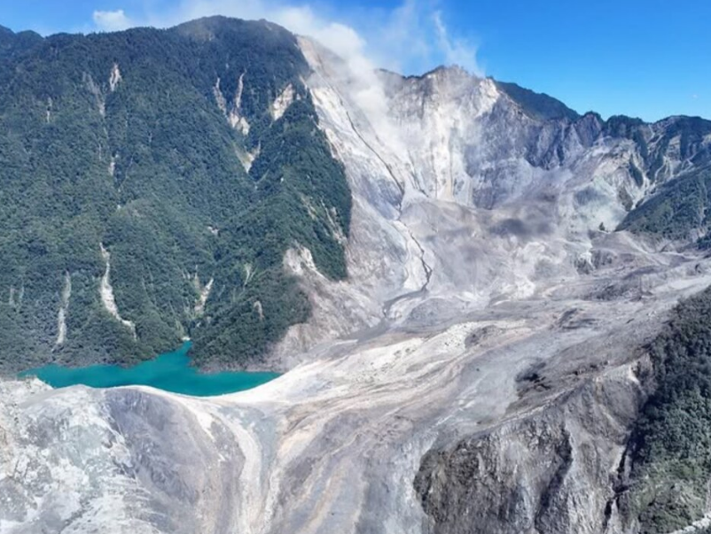 馬太鞍溪堰塞湖溢堤前的航拍畫面　圖片來源：馬太鞍溪堰塞湖監測紀實網站