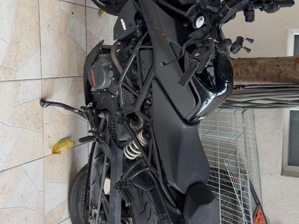 Moto KTM Duke Noire