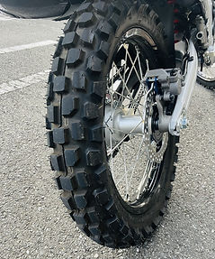 オフロードバイクのタイヤ