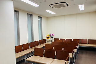 八王子南口駅前クリニック待合室