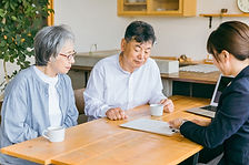 相談を受ける女性.jpg