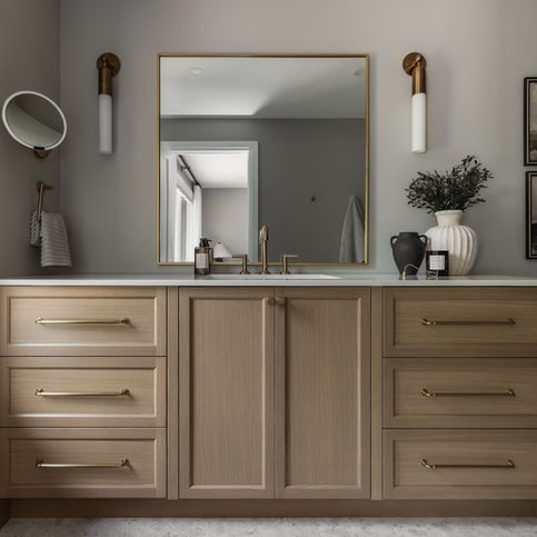 A beautiful bathroom design with white oak vanity