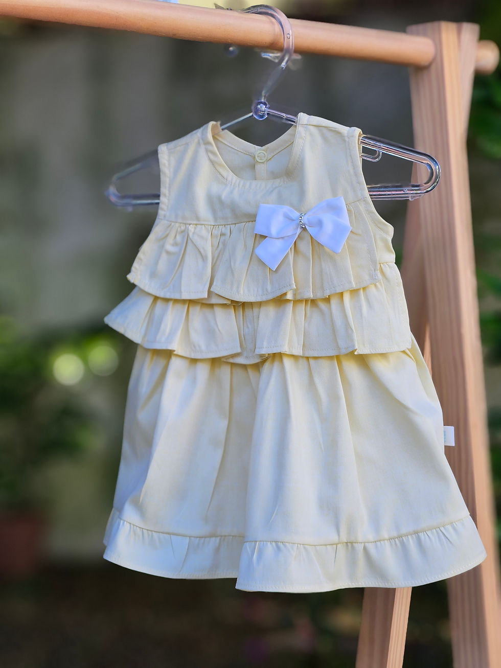 Vestido Baunilha Babados e Laço