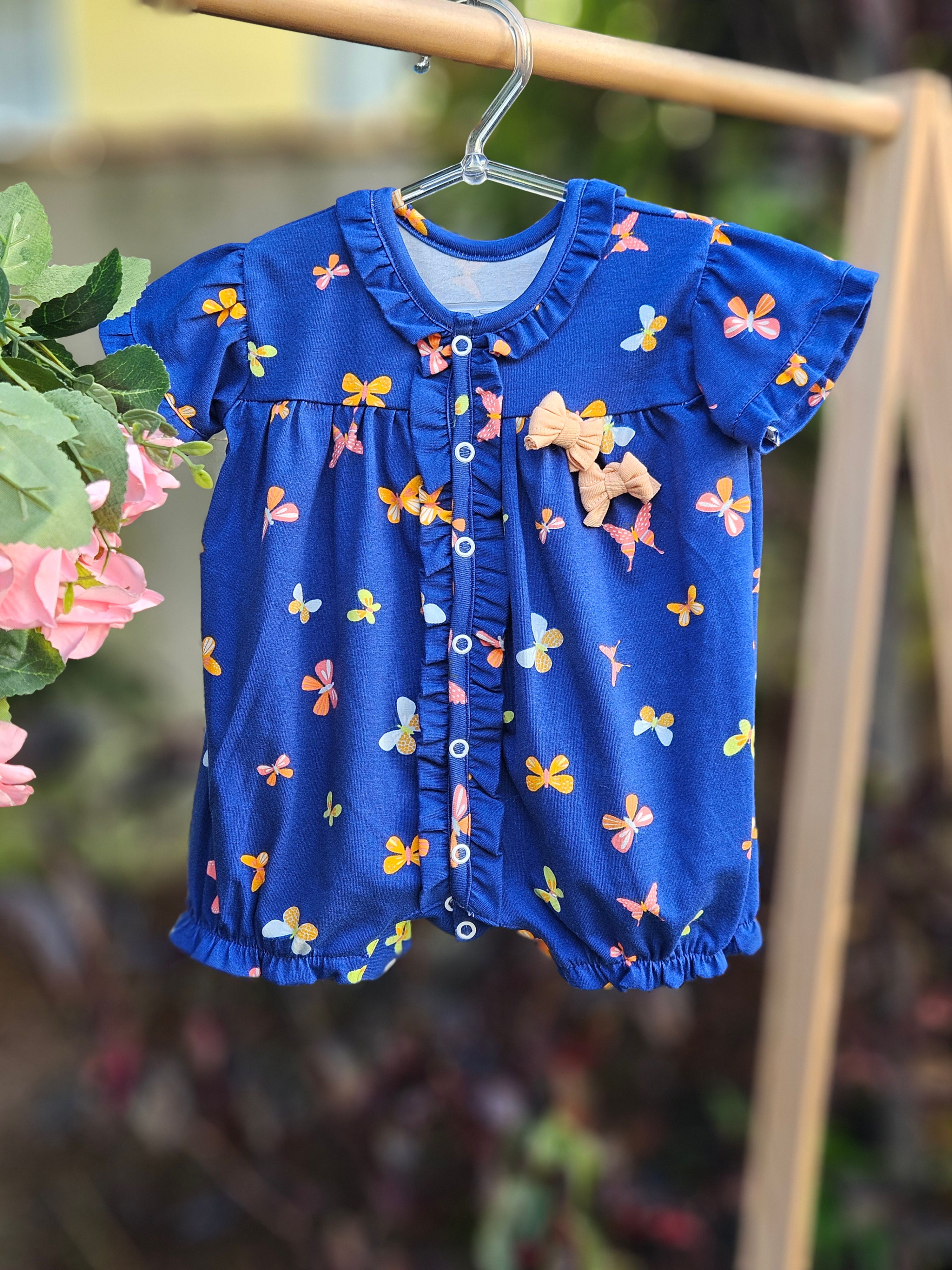 Macacão Curto Azul Borboletas