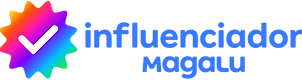 Logo do programa 'Influenciador Magalu', com uma marca de seleção em um círculo multicolorido ao lado do nome em letras azuis