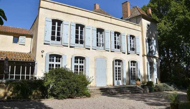 Château de Rouvignac près de Béziers
