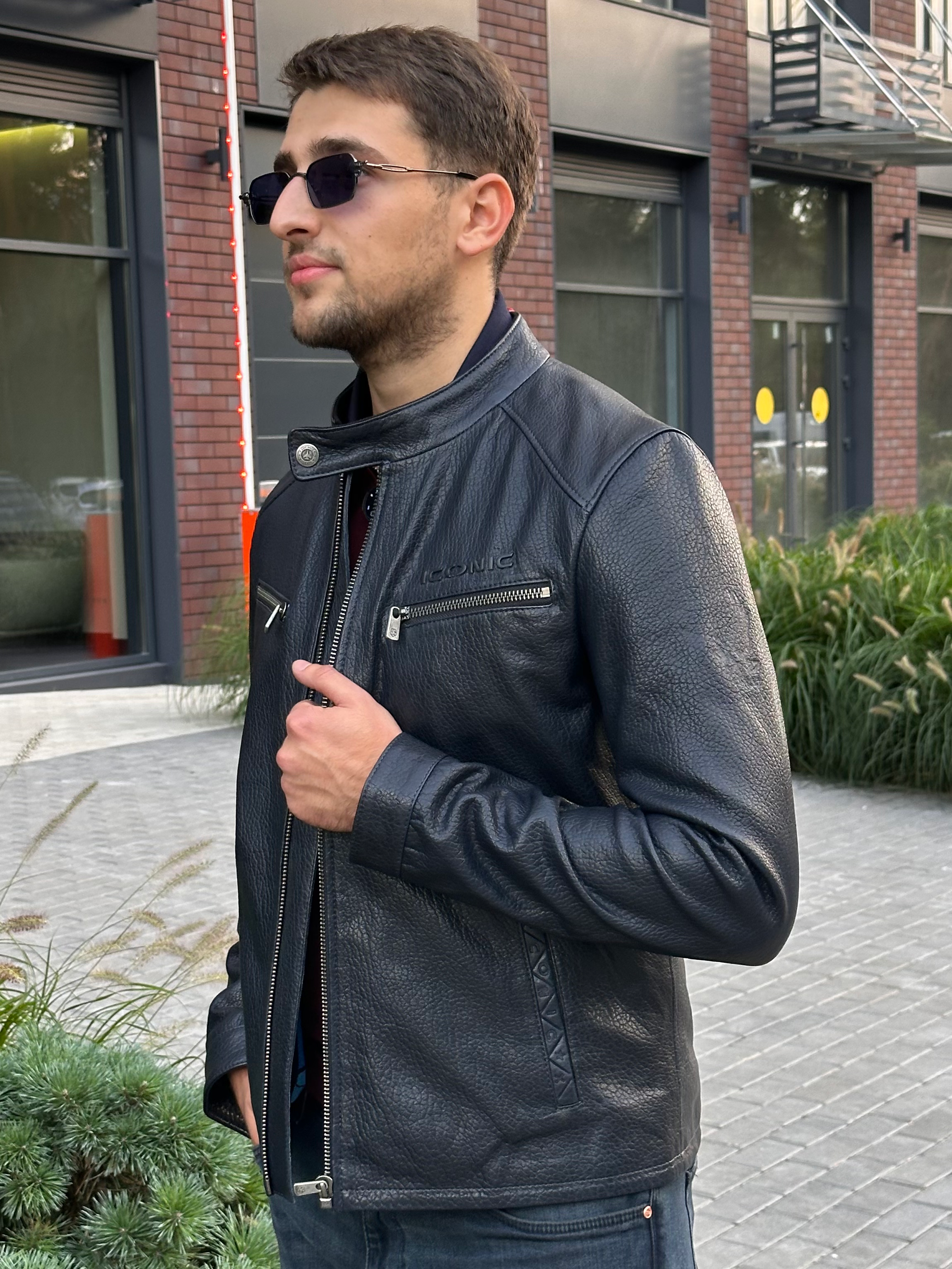 Чоловіча шкіряна куртка ICONIC у преміум текстурованій шкірі