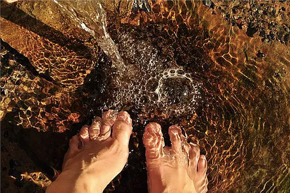Washing Others' Feet