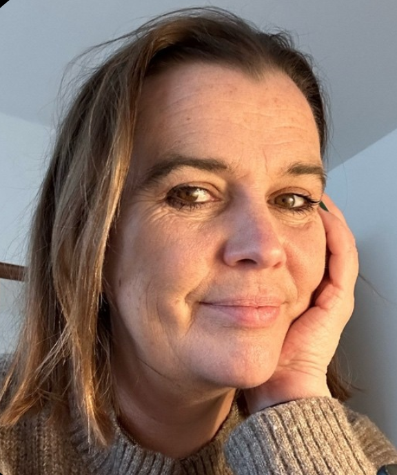 Hellen Ellis.png