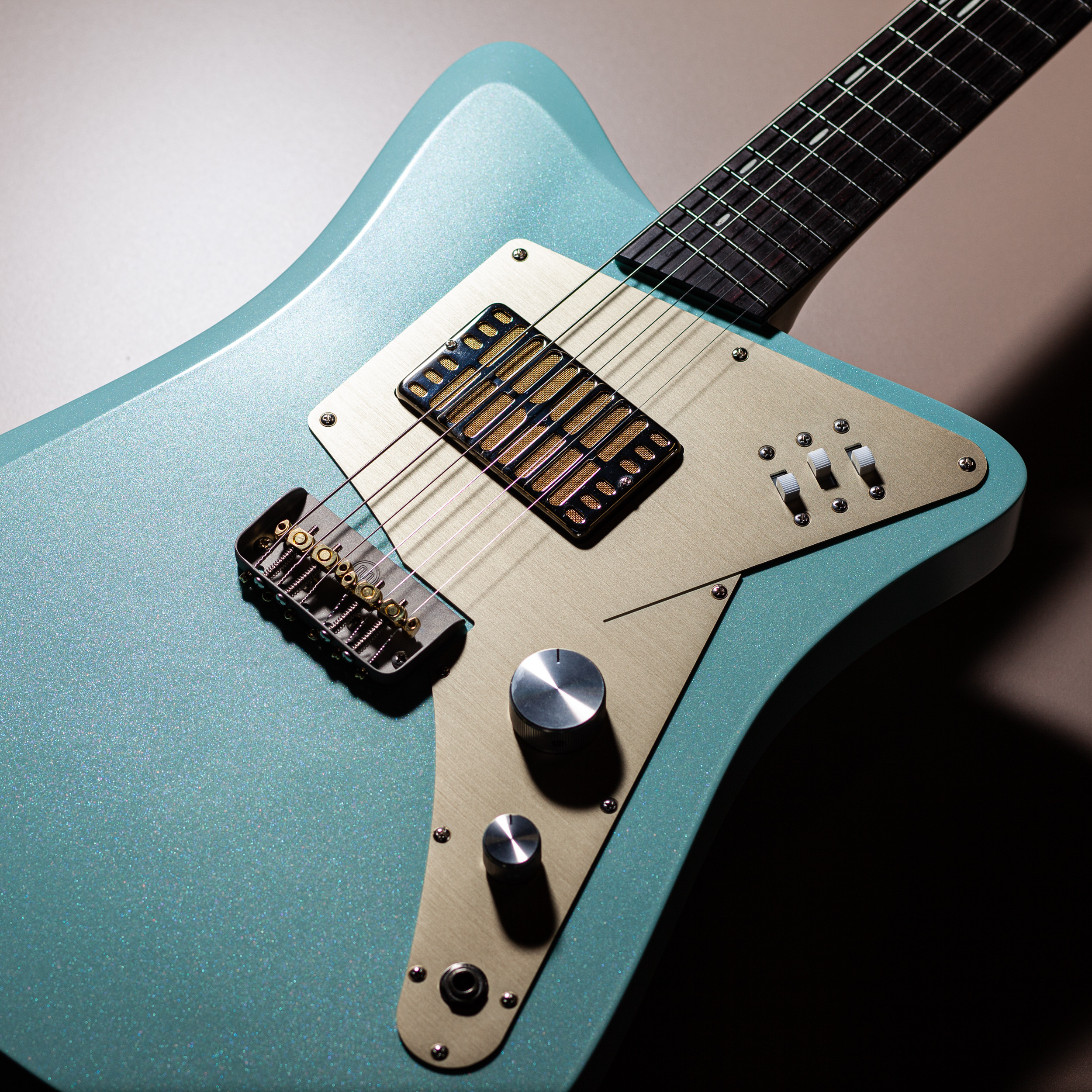 UMA Guitars | Handmade electric guitar | Gent