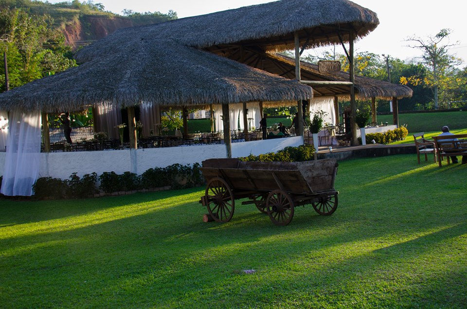 Miniatura: BELÍSSIMO IMÓVEL À VENDA EM GUAPIMIRIM