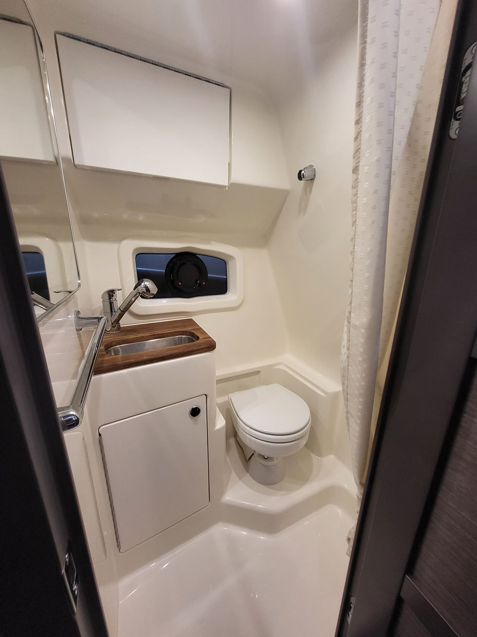 Thumbnail: Bayliner Ciera 8