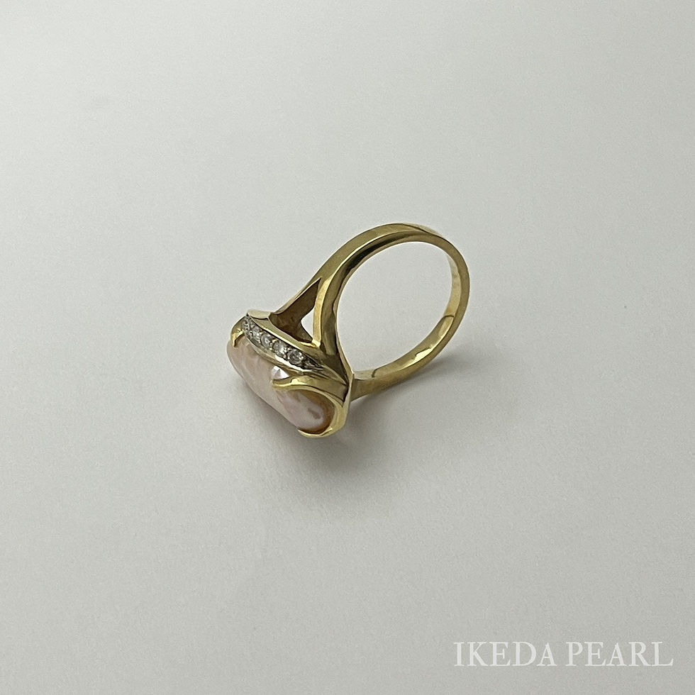 Thumbnail: 17.0x8.0mm Peachy Pink Baroque Biwa Pearl Ring with Diamonds