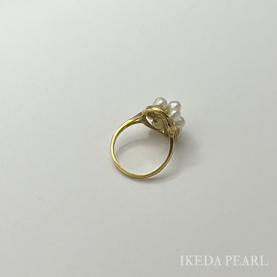 Thumbnail: 4.0-3.0mm Multiple White South Sea Keshi Pearl Ring with Diamond