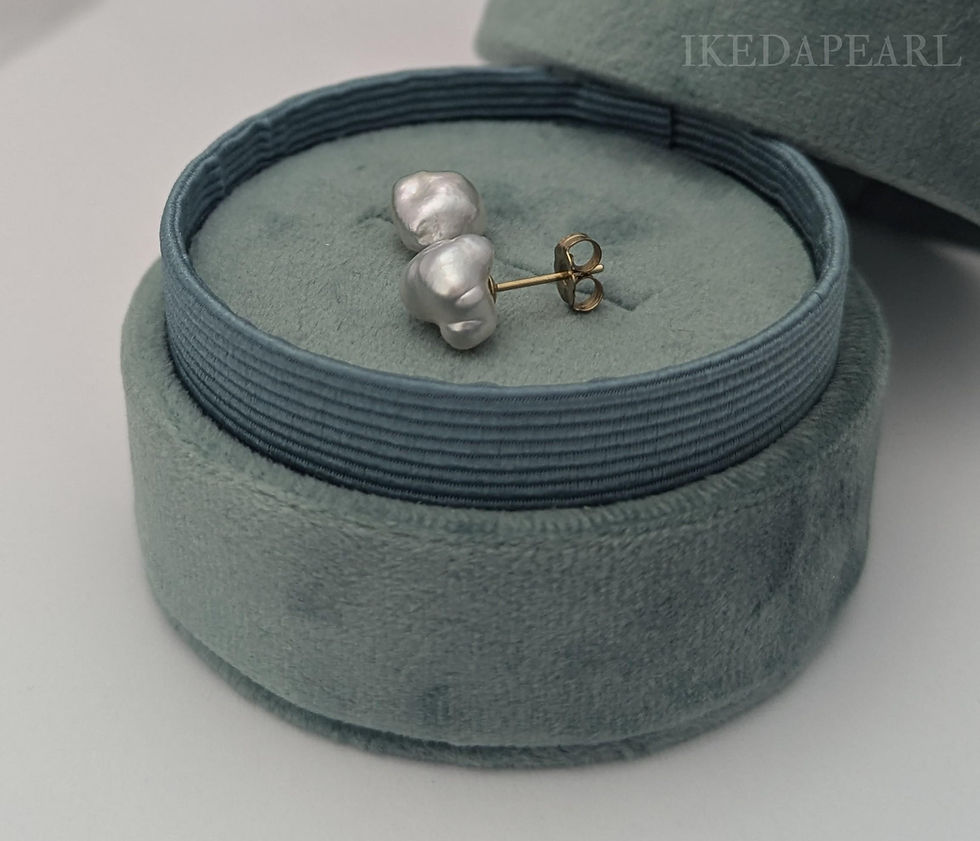 Thumbnail: 9.0x8.0mm White South Sea Keshi Stud Earrings
