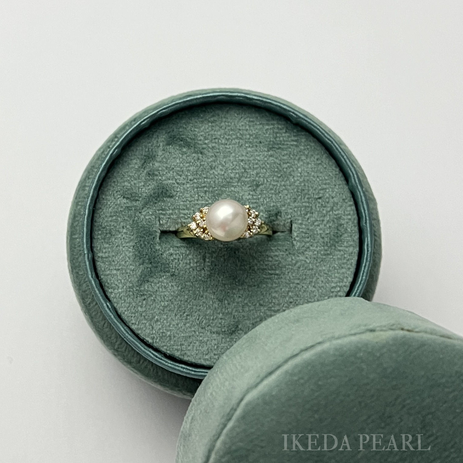8.0-7.5mm White Japanese Akoya Pearl Ring with Diamonds