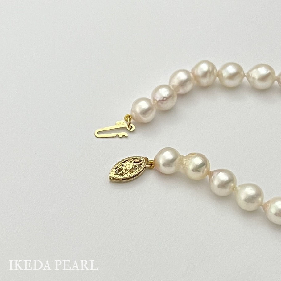 Thumbnail: 7.0-6.5mm White Baroque Japanese Akoya Pearl Bracelet