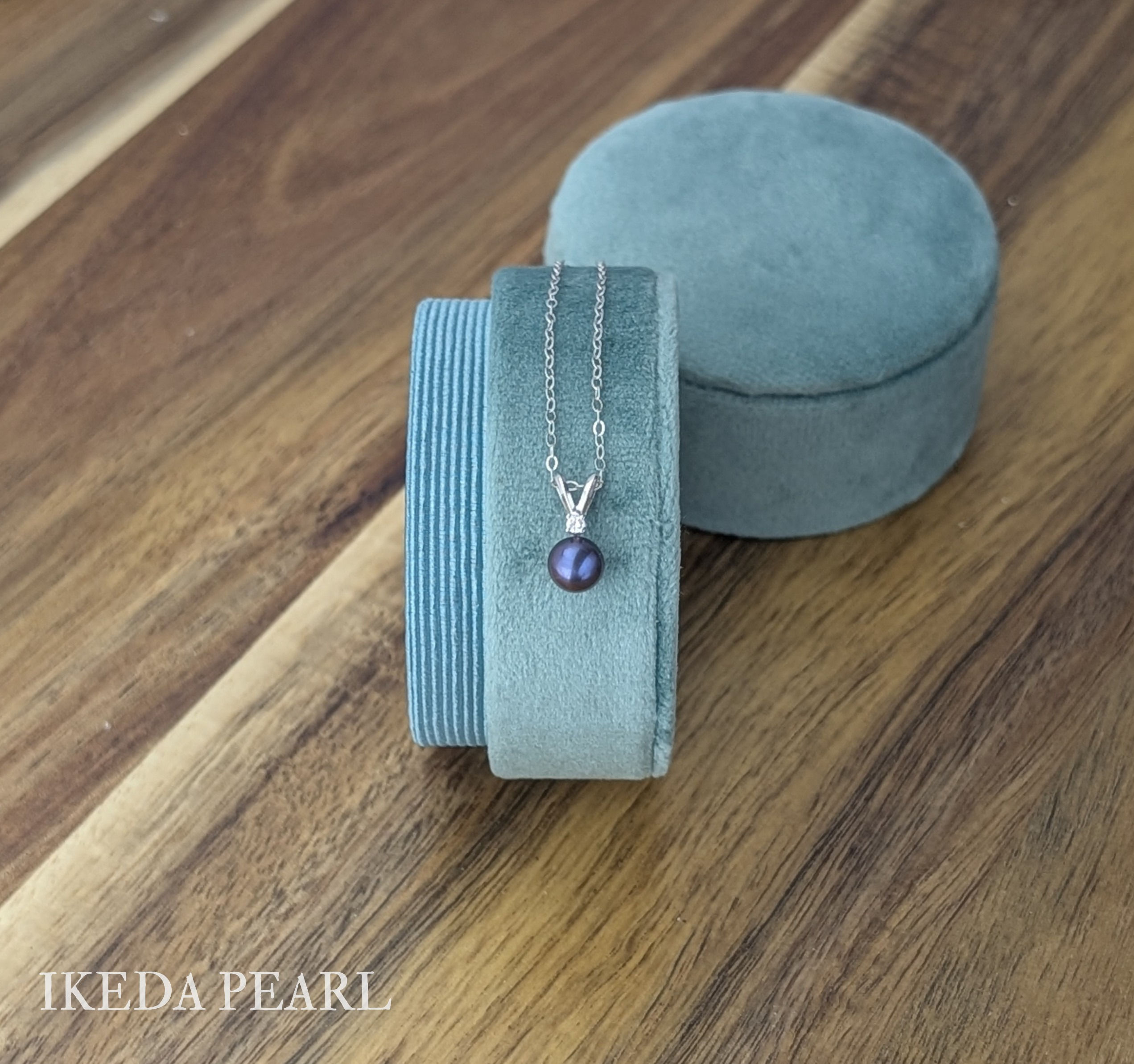 7.0-6.0mm Black Japanese Akoya Pearl Pendant with Diamond