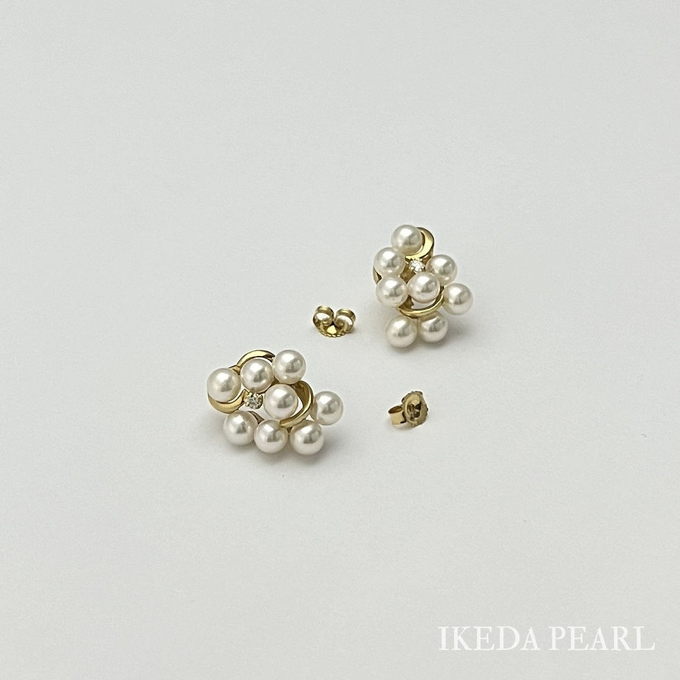 Thumbnail: 4.5-4.0mm White Japanese Akoya Cluster Pearl Earring with Diamond
