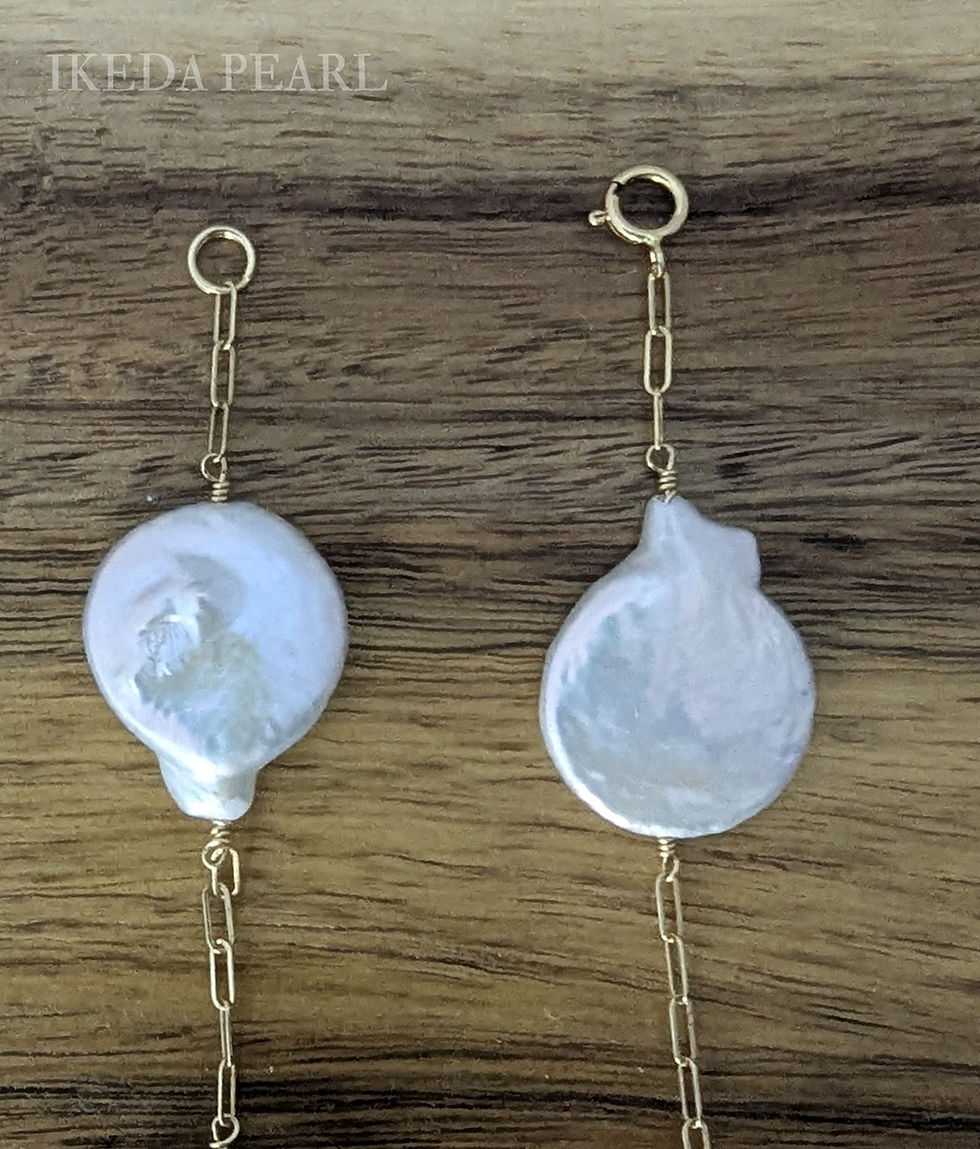 Thumbnail: 21.0-19.0mm White Round Flat Coin Freshwater Pearl Tincup Necklace