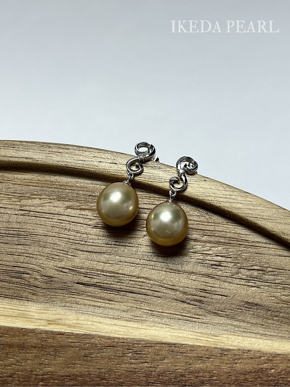Thumbnail: 11.5-11.0mm Golden South Sea Drop Pearl Earrings