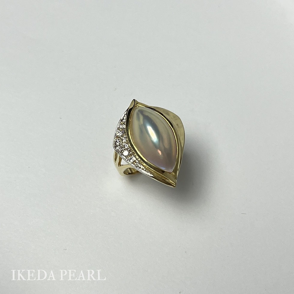 Thumbnail: 19.0x10.0mm White Marquise Japanese Mabe Pearl Ring with Diamonds