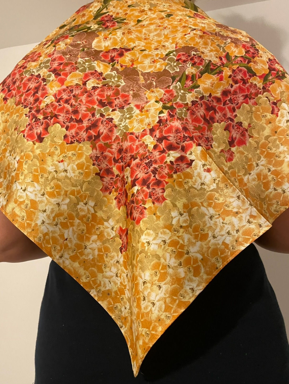 Silk Square scarf - Gold and Red pattern