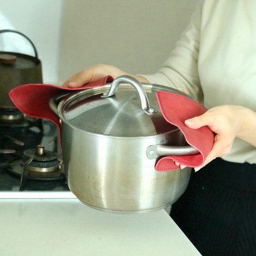 両手で使える！革の鍋つかみ | PRODUCT BASE SKLO