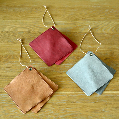 両手で使える！革の鍋つかみ | PRODUCT BASE SKLO