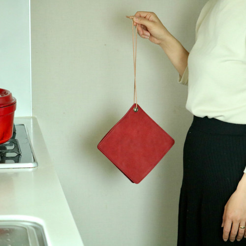 両手で使える！革の鍋つかみ | PRODUCT BASE SKLO