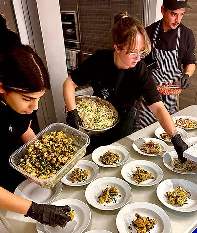 Nomade cuisine service de chef à domicile et aventures culinaires, Montreal. Clef en main, service à table, tapas, cocktail dinatoire, buffet, activités culinaires, menus saisonnier, menus sur-mesure, chef privé et traiteur