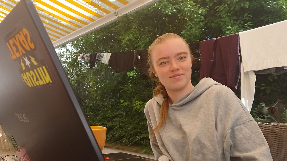 Frau Hannah studying on the CSSG program